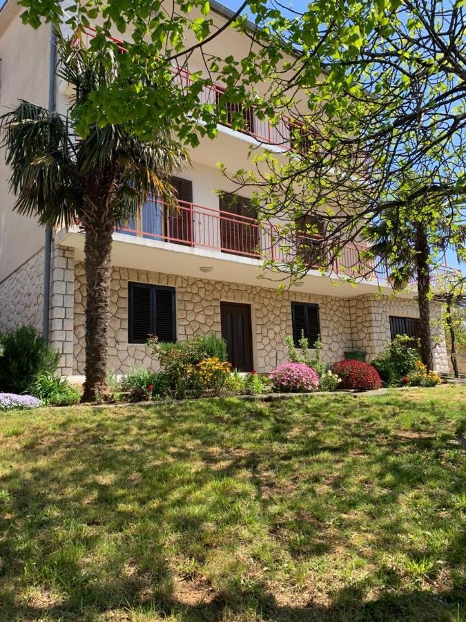 Apartments Novi Vinodolski Bagian luar foto