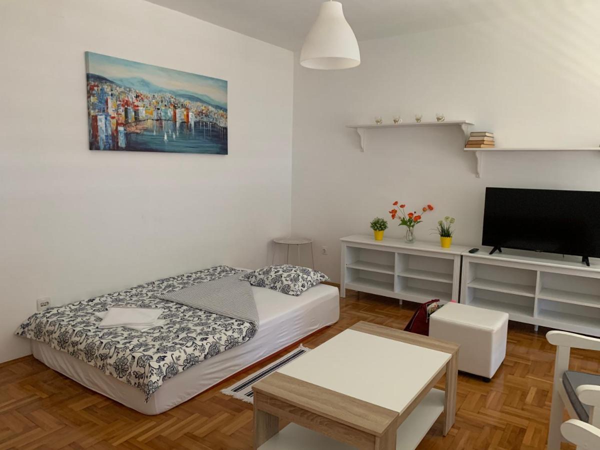 Apartments Novi Vinodolski Bagian luar foto